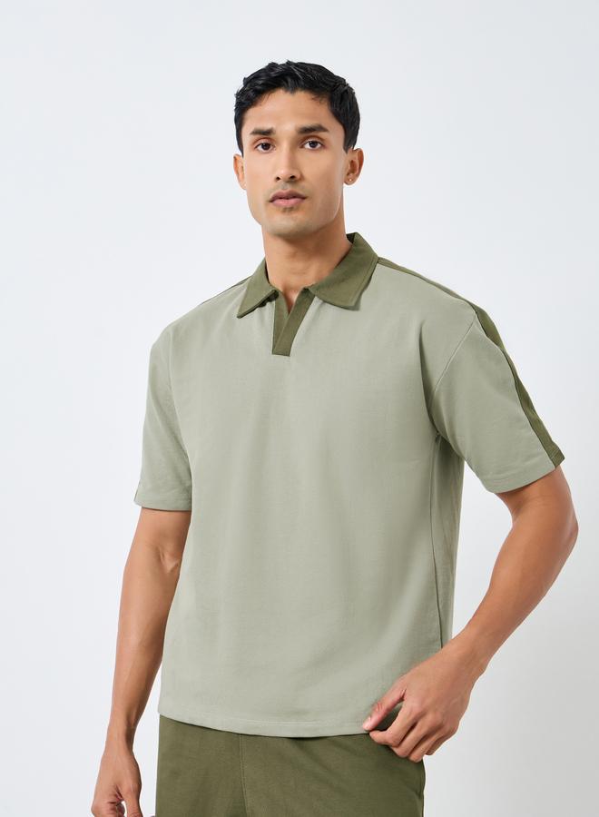 ستايلي طقم منسق من شورت وتيشيرت واسع بياقة بولو وأكمام قصيرة - Image 3